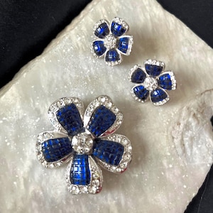 VTG Avon Sapphire Blue Flower Brooch & Clip-on Earrings Set – Silver Tone with Rhinestones, 1990s Jewelry, formal statement jewelry, wedding