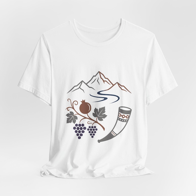 Georgisches Granatapfel-Shirt, Kantsi-Horn-Trauben-T-Shirt, Sakartvelo-Geschenk, T-Shirt der Republik Georgien, Geschenk mit georgischen Wurzeln im Kaukasus Bild 4