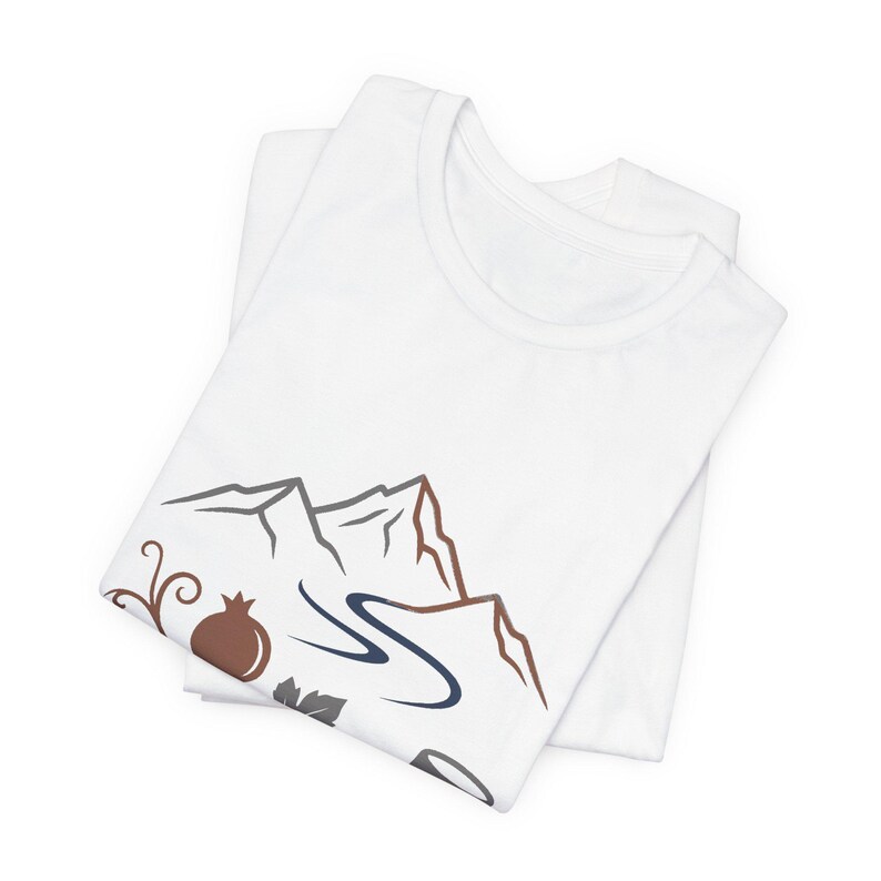 Georgisches Granatapfel-Shirt, Kantsi-Horn-Trauben-T-Shirt, Sakartvelo-Geschenk, T-Shirt der Republik Georgien, Geschenk mit georgischen Wurzeln im Kaukasus Bild 3