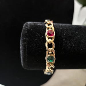 Vintage guldfärgad kedjelänkarmband | Retro flerfärgad juvel med strassbezel och cocktailglas