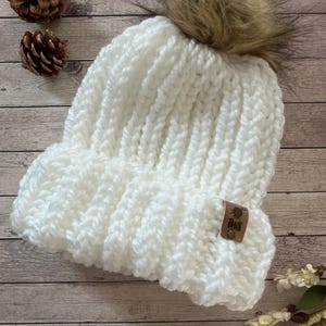 White Knitted Hat with Pom Pom, Brioche Rib Beanie, Hand Knit Hat, Fur Pom Pom, Ribbed Beanie Hat