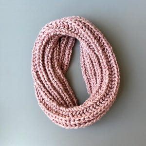Brioche Chunky Cowl Scarf – Heathered Pink Knit Infinity Scarf – Cozy Winter Accessory