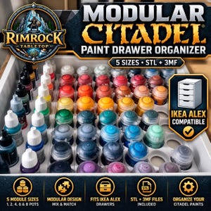 Può includere: Un organizer modulare bianco per cassetti, progettato per colori Citadel, con file di fori circolari che ospitano vari barattoli di vernice colorati. L'organizer presenta scritte come Rimrock Tabletop, Modular Citadel Paint Drawer Organizer e IKEA Alex Compatible, con icone che indicano il design modulare e i formati dei file.