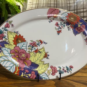 Ovale schaal met keizerlijk tabaksbladmotief | Chinoiserie porselein met bloemenmotief (35,5 x 25,4 cm)