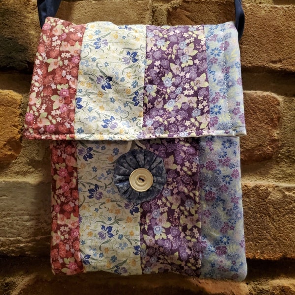 Small Quilted Floral Scrappy Crossbody Purse with Fabric Yoyo Button Closure