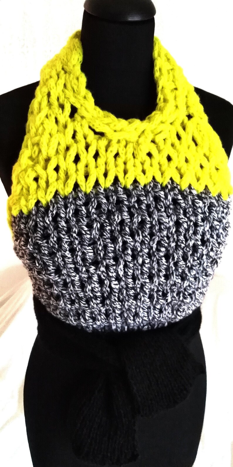 Sweater/ top Hand-knitted black and yellow top,sweater with open back and tying around the neck, with a bow on the back image 3