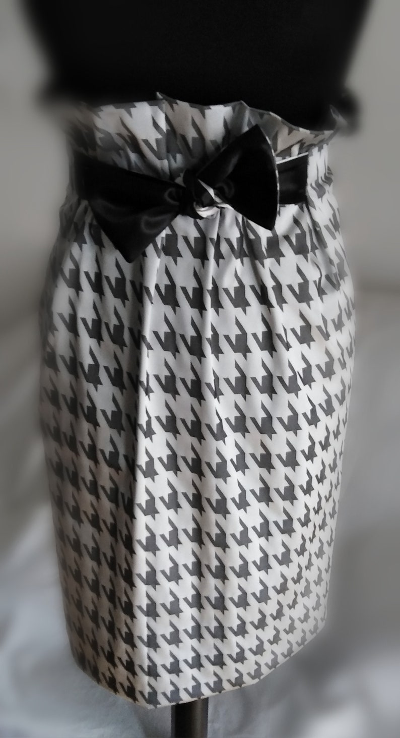 Gray skirt houndstooth stretch taffeta pencil skirt.High image 0