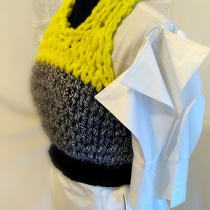 Sweater/ top Hand-knitted black and yellow top,sweater with open back and tying around the neck, with a bow on the back image 10