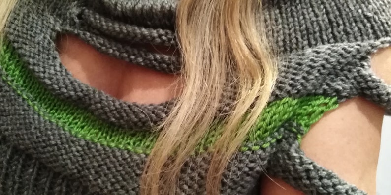 Sweatersleeveless vest jumper/ crop topGray with green line image 4