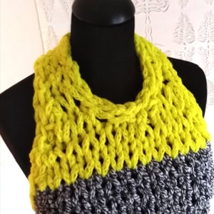 Sweater/ top Hand-knitted black and yellow top,sweater with open back and tying around the neck, with a bow on the back image 2