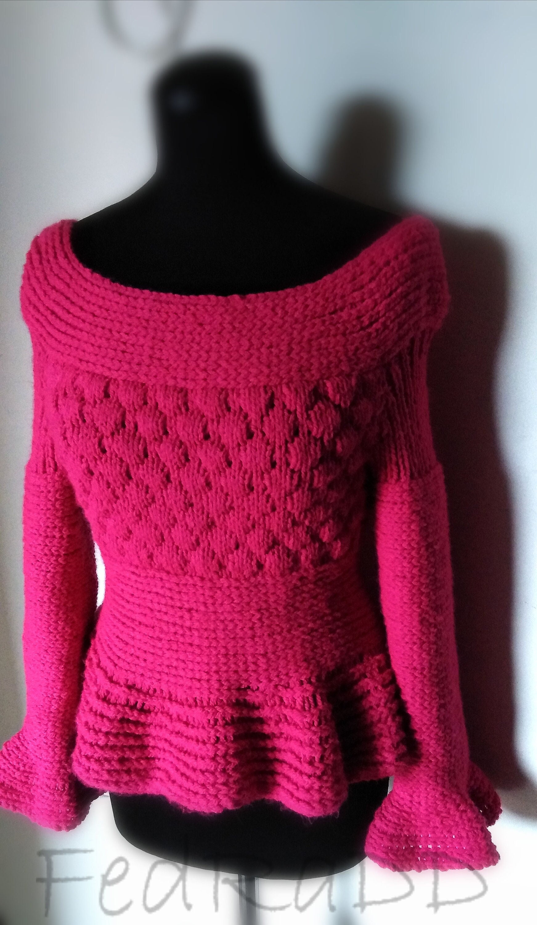 トップス PEPLUM HAND KNIT TOPS PEPLUM HAND KNIT TOPS color：IVORY / GRAY / BLACK In stock on