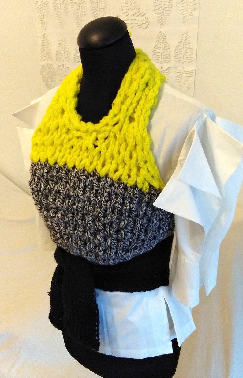 Sweater/ top Hand-knitted black and yellow top,sweater with open back and tying around the neck, with a bow on the back image 9