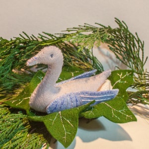 Pattern and detailed Instructions to make The Goose A Laying - Twelve Days of Christmas Ornament or Decoration