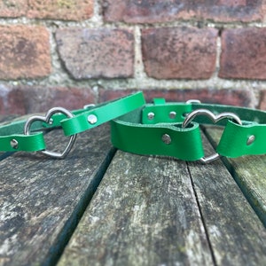 Real Leather Heart Ring Choker Necklace Choice of Colours and width 10mm or 20mm Hand Made Goth Punk Green