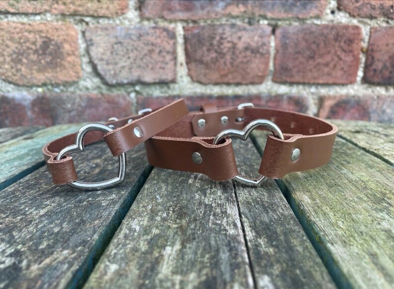 Real leather heart ring choker necklace 10mm or 19mm wide choice of 13 colours 12.5-15.5 inches or custom size handmade collar goth punk Chestnut brown