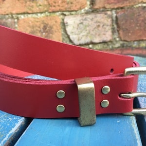 Red Real Leather Belt 3/4 19mm 1 1/2 38mm Choice of width, buckle, keeper loop & size Handmade from leather whole butt splits zdjęcie 8