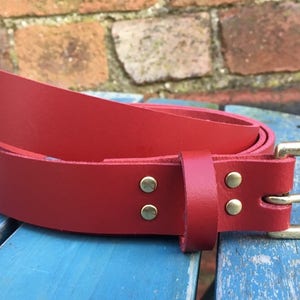 Red Real Leather Belt 3/4 19mm 1 1/2 38mm Choice of width, buckle, keeper loop & size Handmade from leather whole butt splits zdjęcie 7