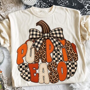 Retro lapptäcke pumpa Halloween PNG, leopard pumpa säsong PNG, rutig rosett Halloween PNG, pumpa skjorta, Halloween digital nedladdning