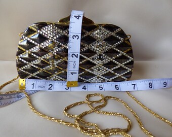 Vintage Sasha New York Gold / Braun 2-Ton Metall Clutch verziert mit Strass Kettengriff Klassische Handtasche 1980er Jahre Retro Bling zwei Looks