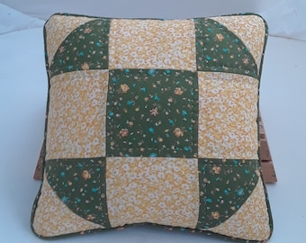 Shoo-Fly Quilt Square Decorator Pillow