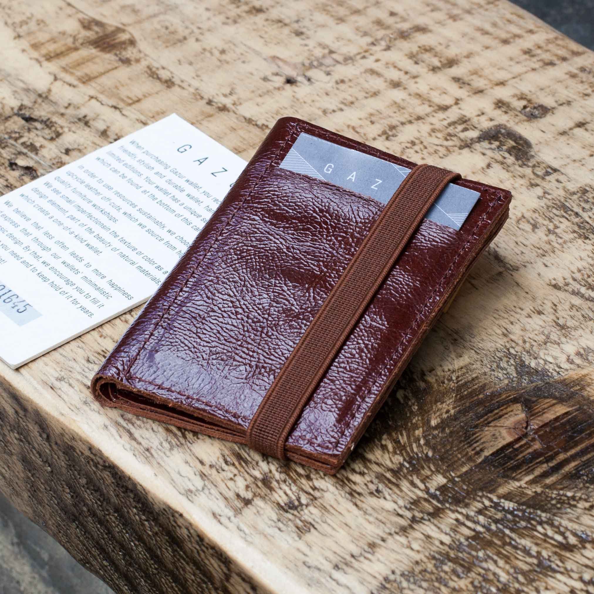 University of North Dakota UND Embossed Leather Billfold Wallet NEW in Gift Tin 