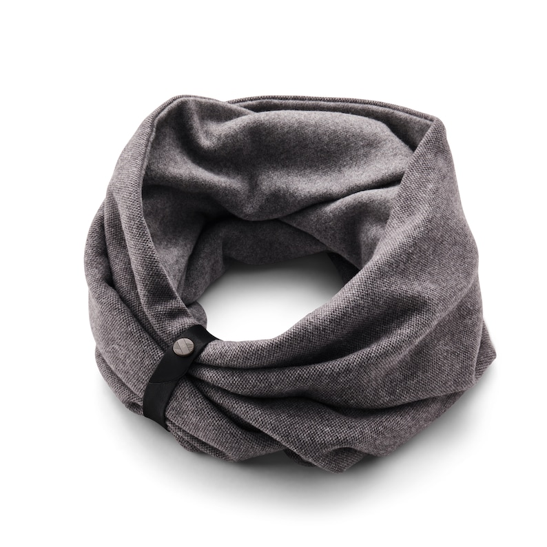 Elegant double loop scarf, 100% cotton accessorized with a leather band Gray