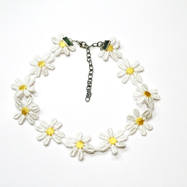 Daisy choker