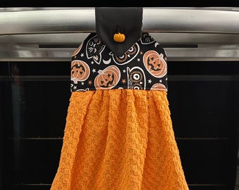 Vintage Style Halloween Spooky Stay Put  Kitchen Towel