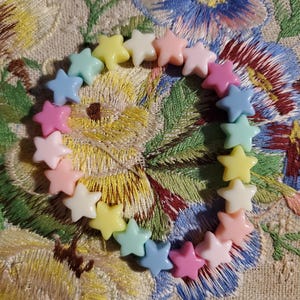 Pastel star beaded stretch bracelet