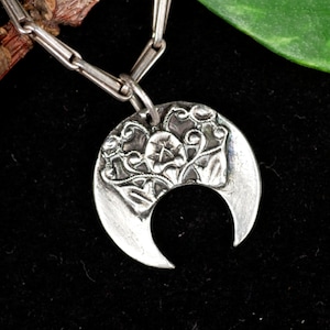 Moon, pendant made of 925 silver, baroque, crescent moon, art nouveau, witch, pagan, goddess, larp, middle ages, boho, orient
