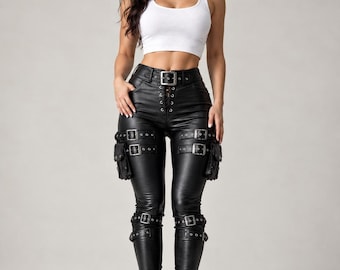 Pantalones cargo de piel sintética con hebilla y tachuelas, pantalones góticos punk de talle alto (estilo urbano Y2K)