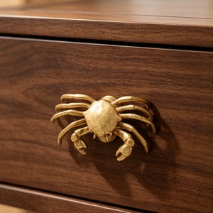 Solid Brass Fiddler Crab Cabinet Handle, Vintage Crab Drawer Pull, Coastal Ocean Animal Furniture Hardware, Antique Brass Door Knob