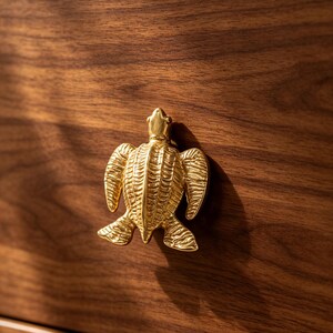 Solid Brass Sea Turtle Cabinet Handle, Antique Turtle Drawer Pull, Ocean Animal Furniture Hardware, Coastal Nautical Door Knob