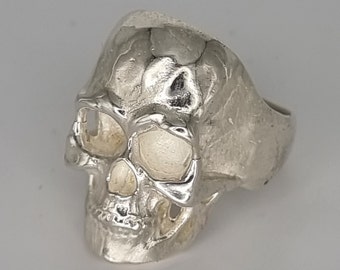 Grande bague tête de mort en argent sterling faite main VERSION MINI de notre tête de mort massive