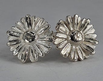 Daisy earrings, flower earrings, silver earrings