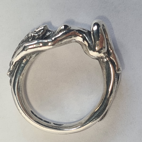 Bague femme nue faite main en argent sterling pour femme nue allongée