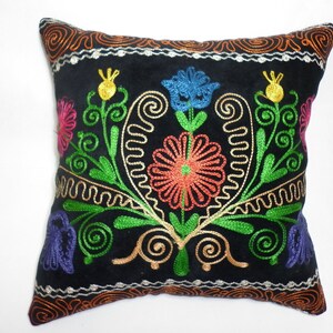 Suzani Pillow,Bohemian Decor,Vintage Cushion,Boho Pillow,Sofa Pillow,Soft Pillows, Embroidered Handcrafted,Modern Decor,İnvisible Zipper