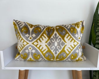 16x24 Ikat Velvet Pillow Cover, Handmade Ikat Cushion, Decorative Throw Pillow, Boho Velvet Cushion Cover, Turkish Ikat Home Decor