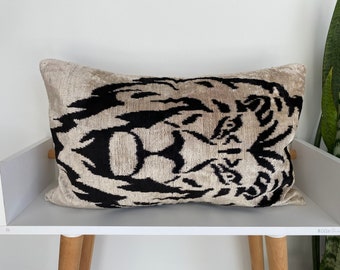 Lion Pattern Cushion, Silk Lumbar Cushion Cover, Animal  Pillows, Beige Black Pillow, Accent  Pillows,Cushion Sofa Couch 16x24