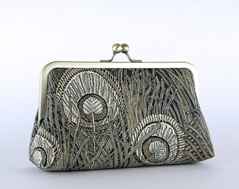 Hera Liberty Peacock Clutch in Grey