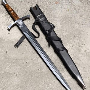 Espada larga medieval forjada a mano / Acero al carbono 5160 / Empuñadura de palisandro / Exhibición de espada de fantasía