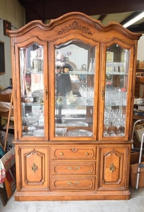 USAビンテージ Stanley furniture ホワイトキャビネット Stanley White Isabella Collection Desk/Hutch - AptDeco
