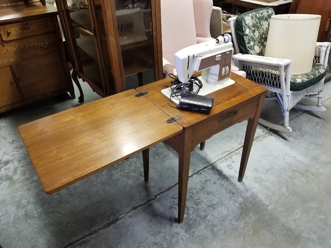 MCM Green Singer Sewing Machine in Cabinet For Sale at 1stDibs  singer  sewing machine vintage with table, antique singer sewing machine for sale,  singer sewing machine table vintage