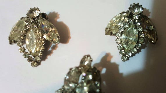 Weiss Rhinestone Brooch and Ear Rings - image 4