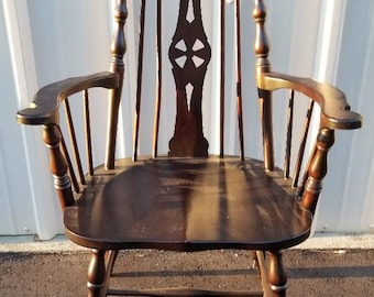 Antique/vintage Windsor Arm Chair, Circa 1940s - Free Shipping