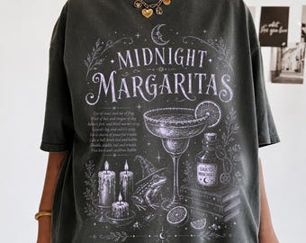 Camiseta Comfort Colors Practical Magic 2, camiseta Midnight Margaritas, camiseta de Halloween de bruja de Owens Sisters