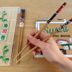 How to Make Sushi Recipe Comic Book Gift Set inc. Japanese chopsticks & sushi rolling mat Cute Sushi Gift Japan Gift Sushi making set zdjęcie 3