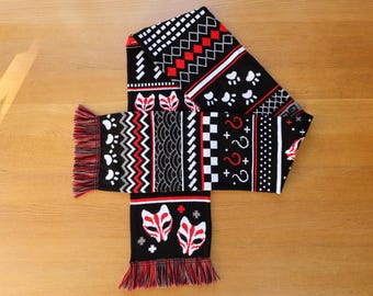 Japanese Fox (Kitsune) Scarf - Knitted Winter Scarf - Unisex Adult Scarf - Red, Black, White Fox Pattern Scarf - Japan Gifts