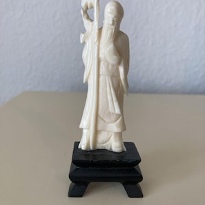 Dios chino Shou | Figura de hueso | Tallada a mano | Dios de la longevidad con bastón | Arte asiático, 11 cm | Artículo de colección