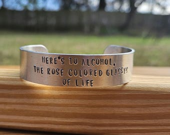 Pour l'alcool, les verres roses de la vie - Bracelet en métal estampé F. Scott Fitzgerald - Les Belles et les Damnés